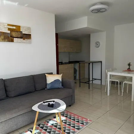 Sunny In The Center Near The Apartmán Caleta De Fuste